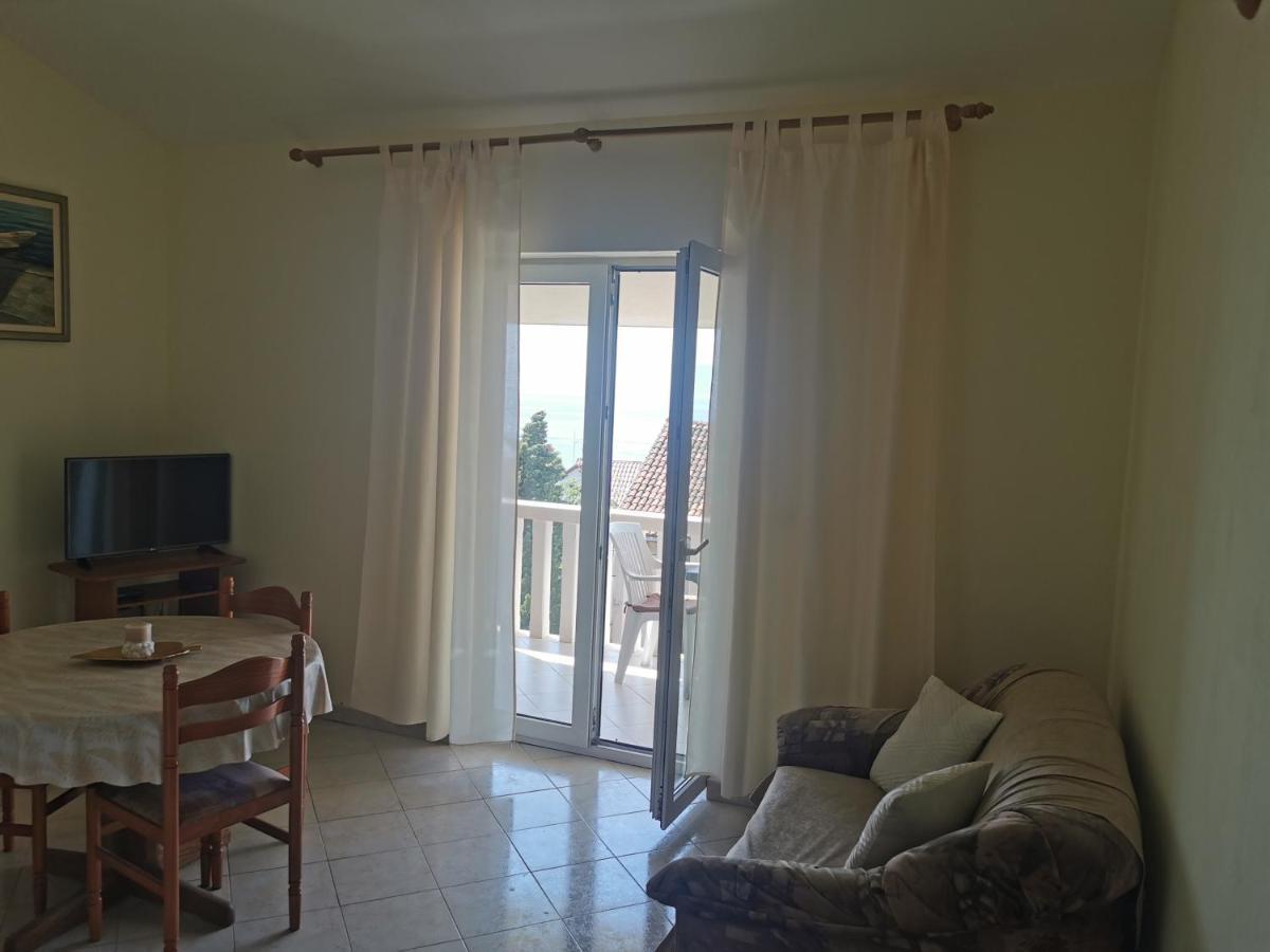 Apartments Dani Бол Екстериор снимка