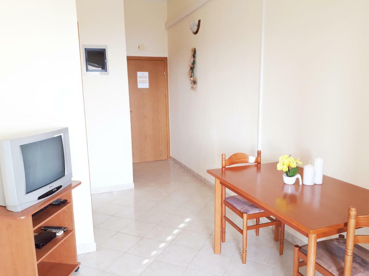 Apartments Dani Бол Екстериор снимка